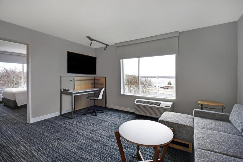 One-Bedroom Queen Suite with Sofa Bed interior